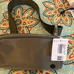 Lululemon Brand New Belt Bag 