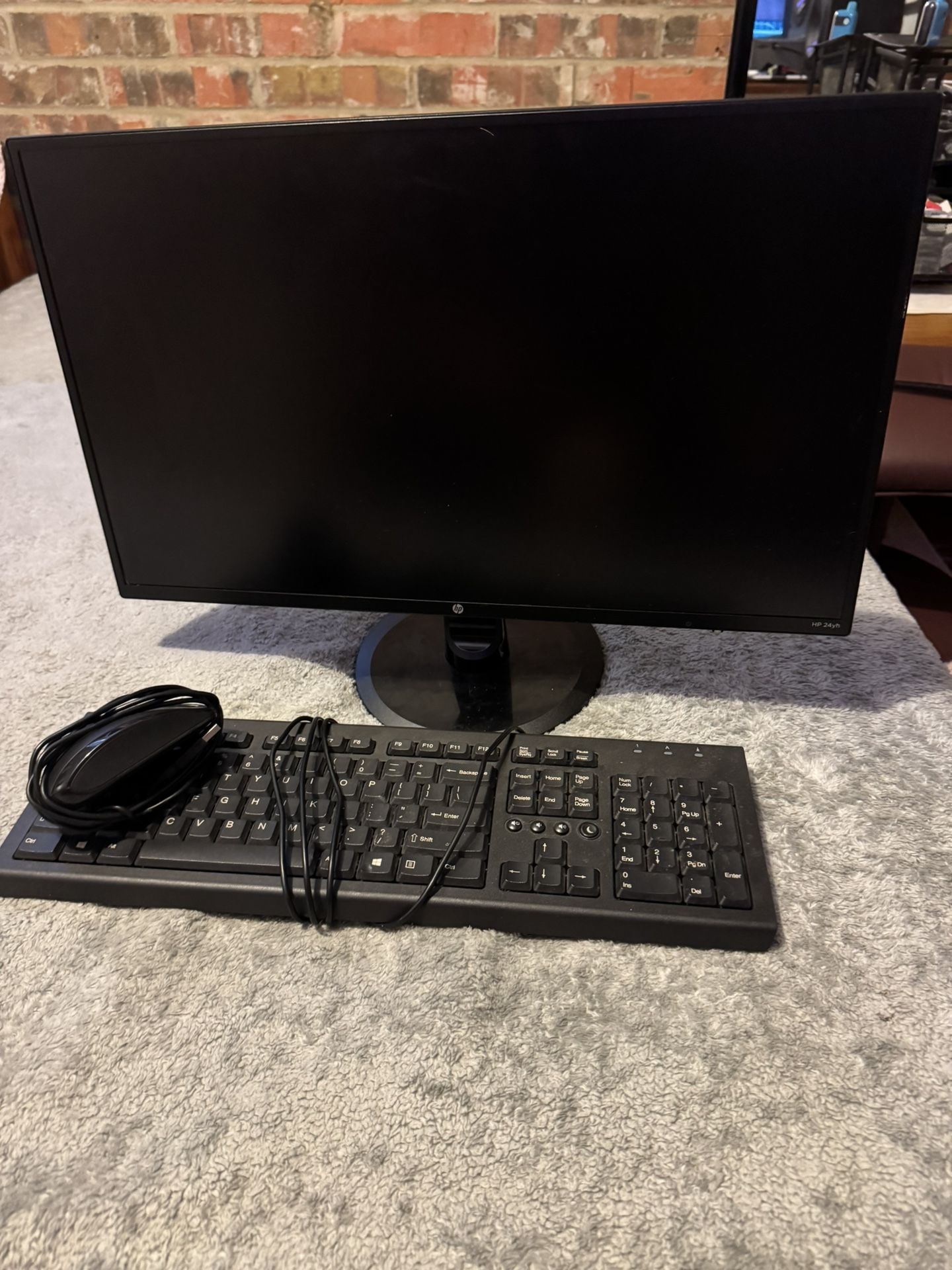 Desktop Computer, Monitor, Keyboard, Mouse