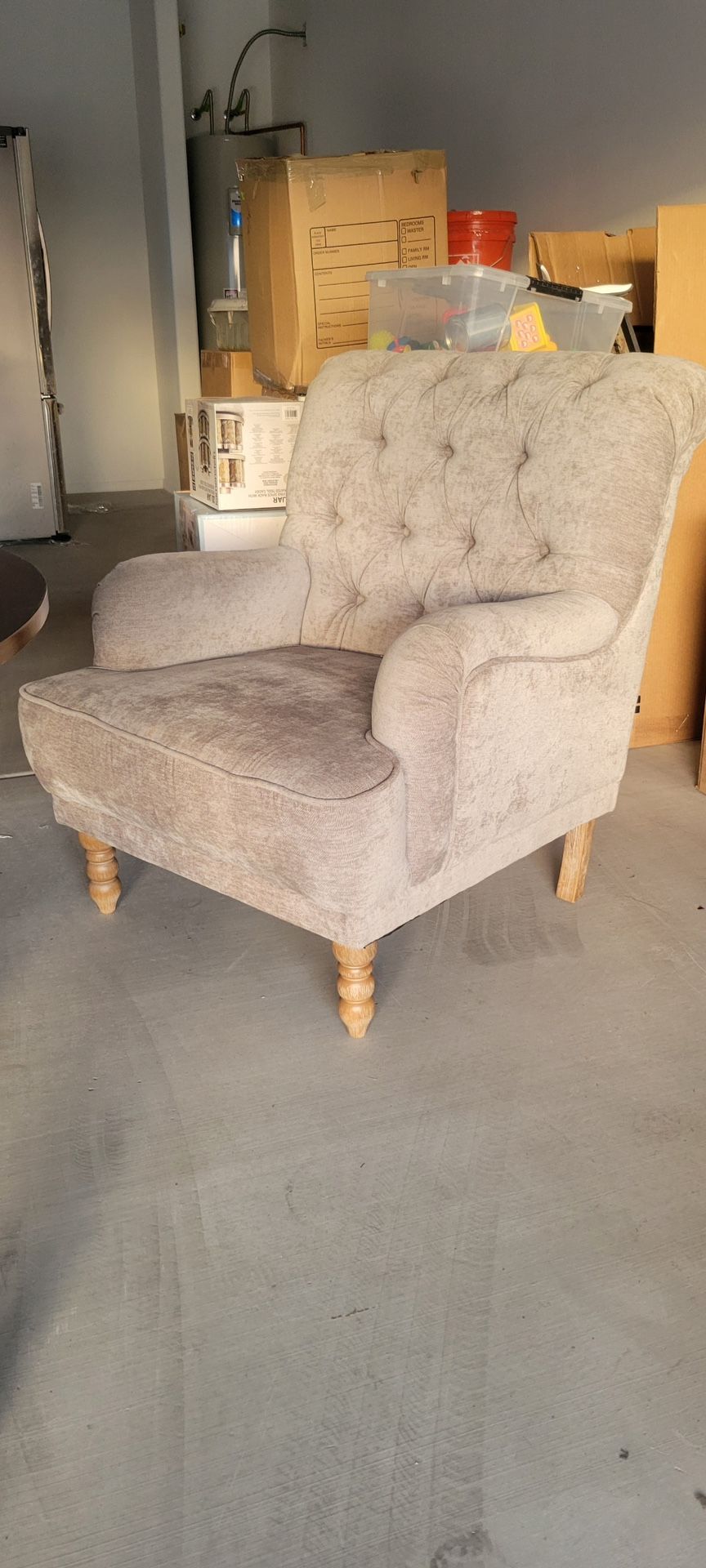 Tufted Accent Chair