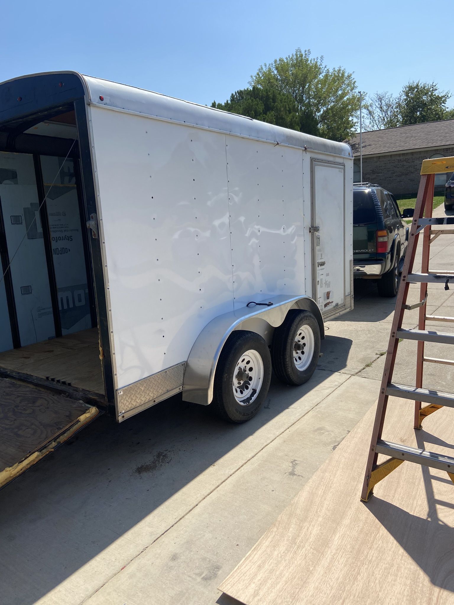 ANY TYPE OF TRAILERS ENCLOSED OR OPEN BOX TRUCKS 