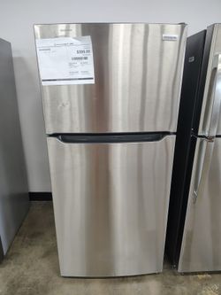 Frigidaire top freezer refrigerator with ice maker