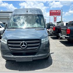 2019 Mercedes sprinter 3500 170 Inch Long Body van 