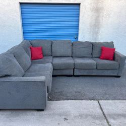 Really Nice Sectional Couch Gray 🛋 