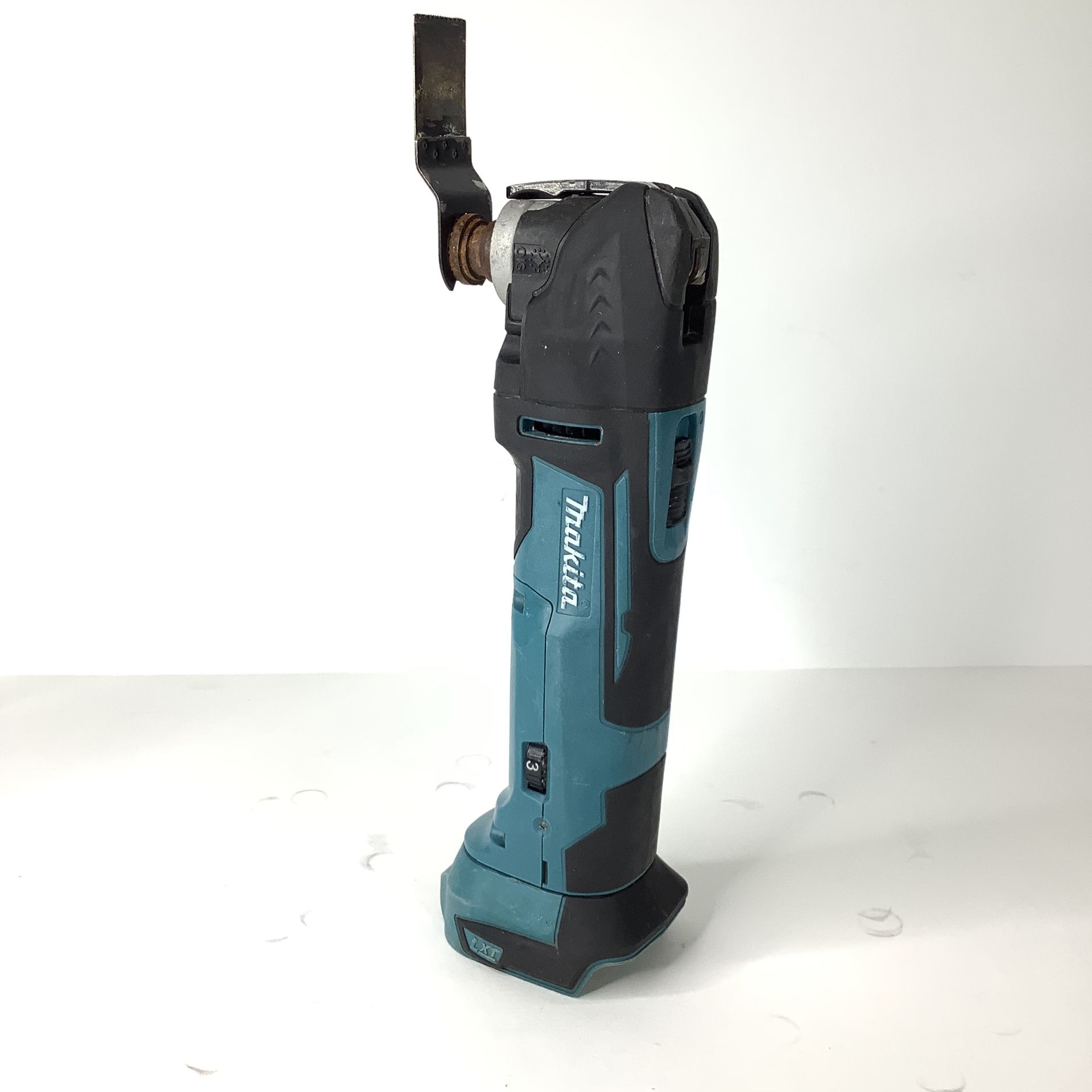 Makita XMT03 Lithium-Ion Cordless Multi-Tool, Tool Only