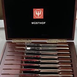 Wusthof 8-Piece Stainless-Steel Steak Knife Set with Walnut Box