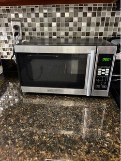 BLACK+DECKER Microwave Oven Black