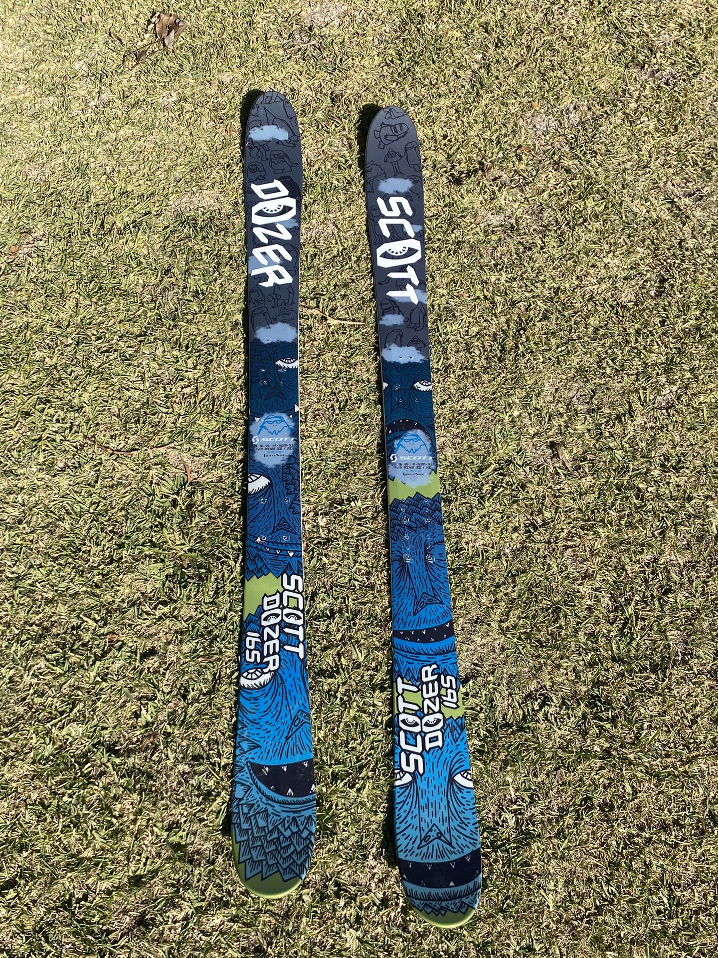 Scott DOZER Skiis