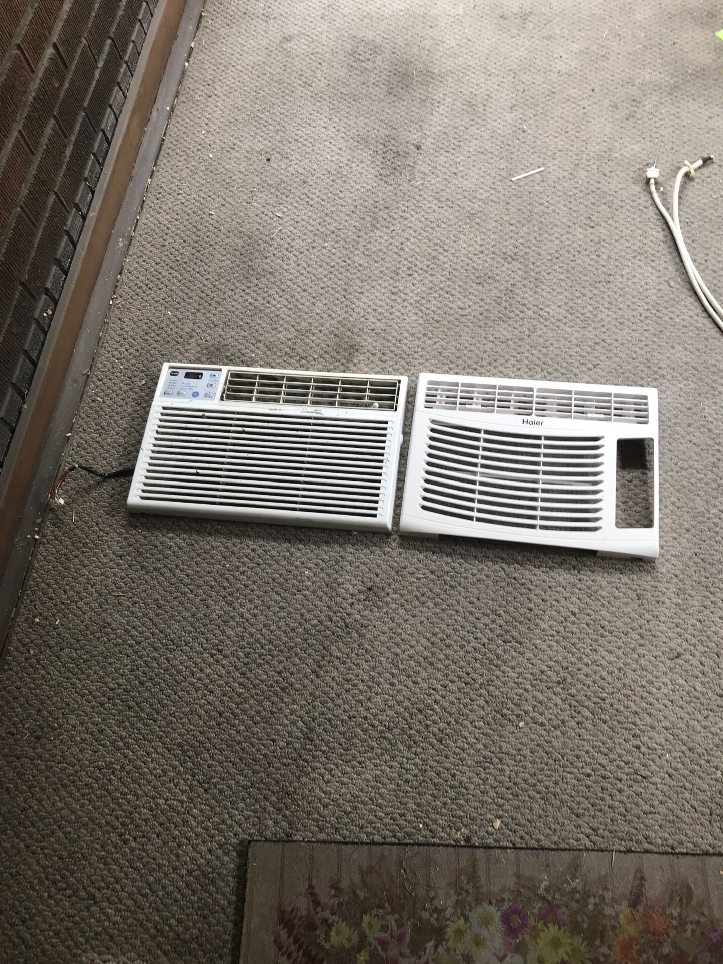 Window ac parts, may need cleaned, otherwise good condition!