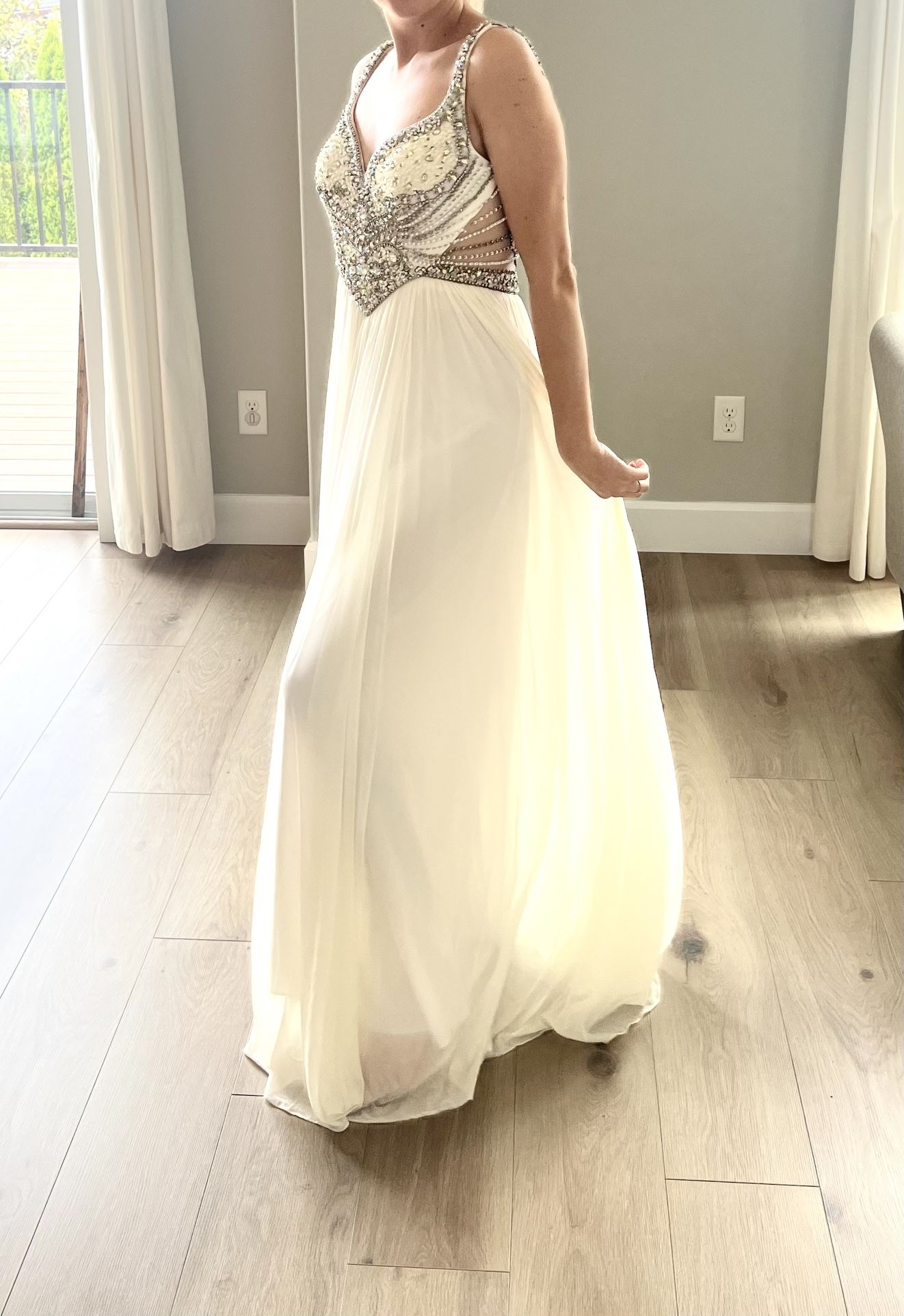 Beautiful genuine, Crystal wedding dress/prom dress