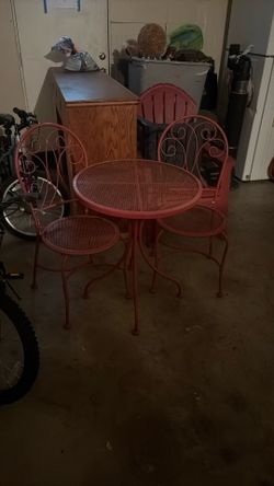 Red Metal Patio Set