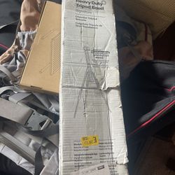 Mont Marte Heavy Duty Tripod Easel