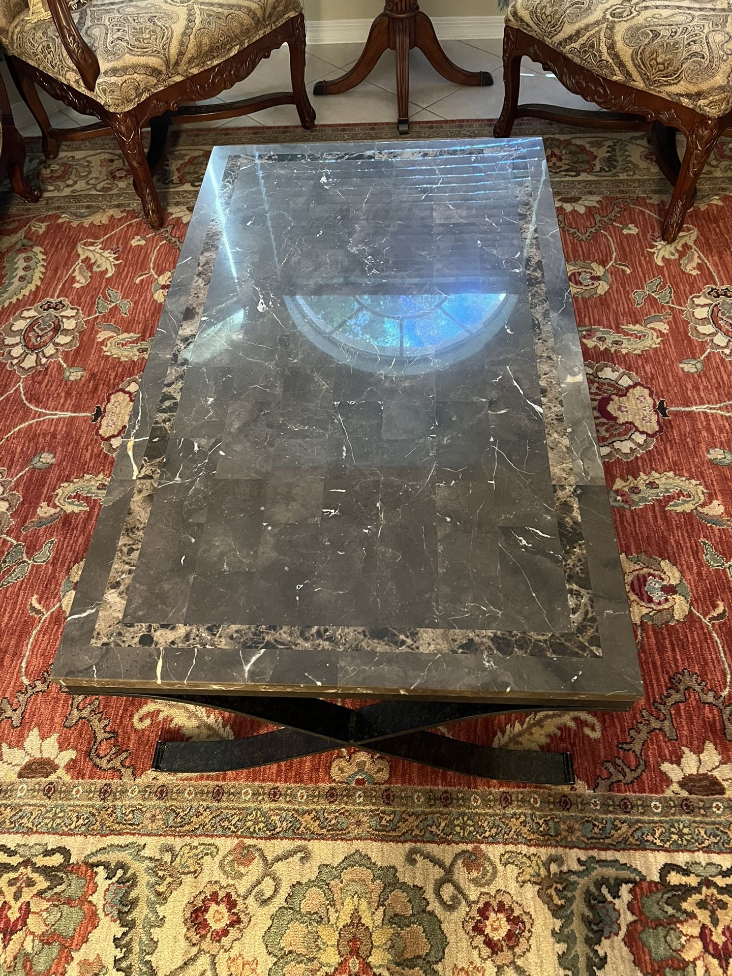 Moving Sale: Coffee and end table