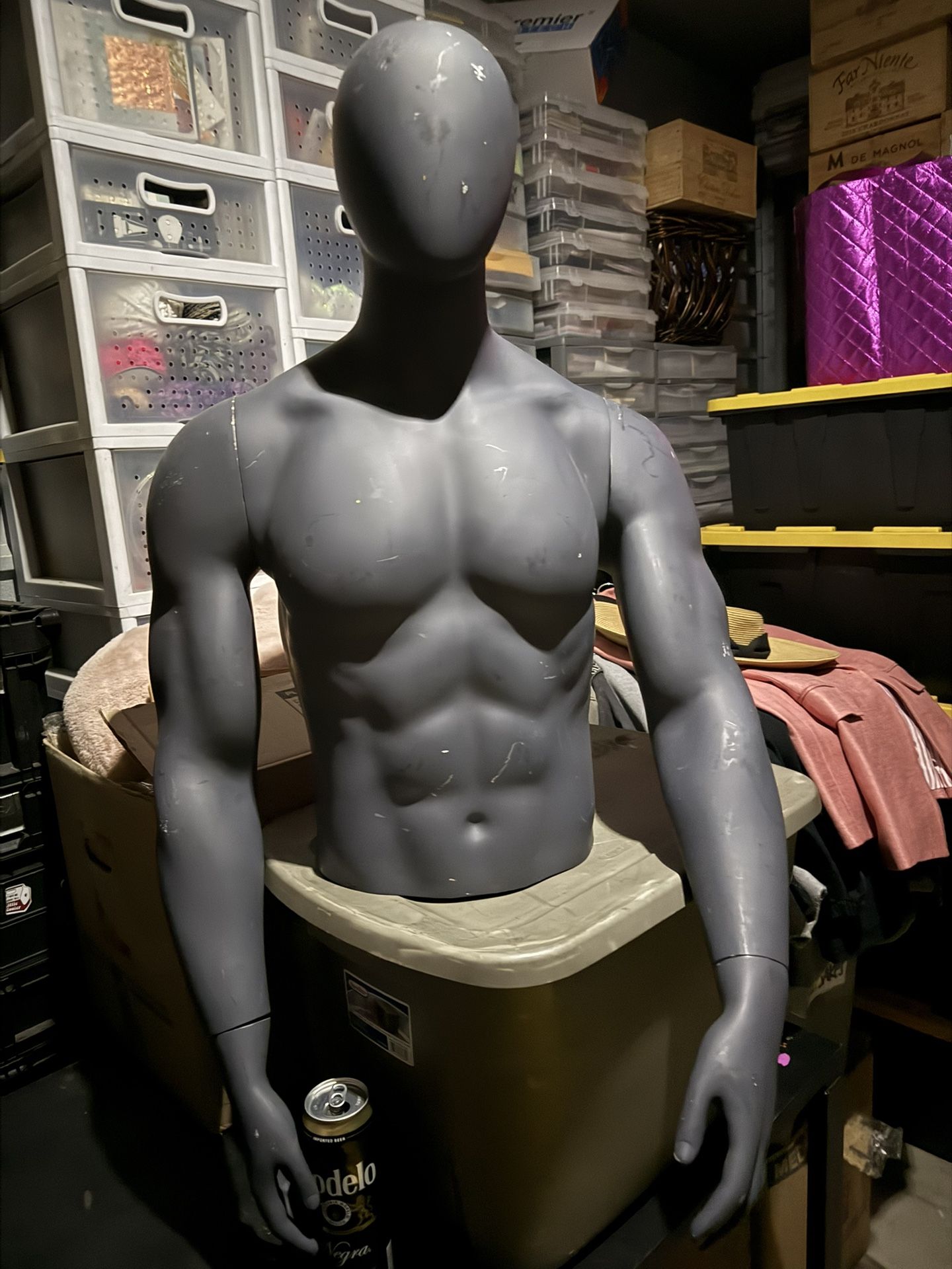 Mannequin Man-Kin Prop Statue