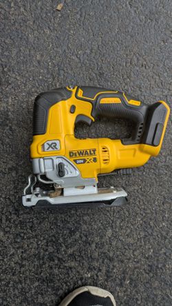20V MAX XR Lithium-Ion Cordless Brushless Jigsaw with Battery and Charger