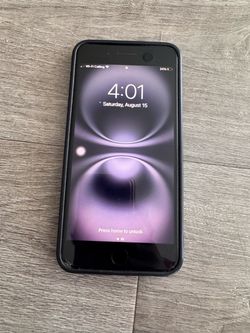 iPhone 7 Plus 32GB Unlocked - Great Condition w/ Charging Cable
