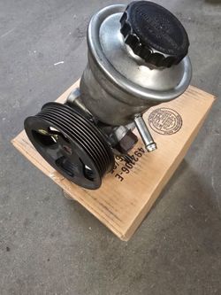 Toyota Tacoma 2.7 power steering pump