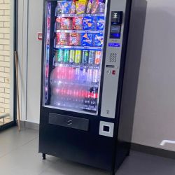 AMS 350 Drinks And Snacks Combo Machine With Credit Card Reader 