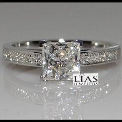 New 18k White Gold Engagement Ring 