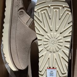 UGG Golden Star Clog 🤍