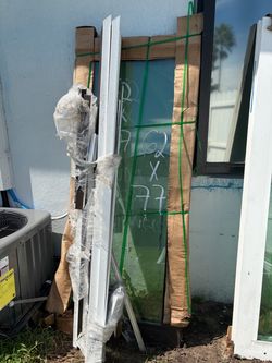 Sliding door 62x77