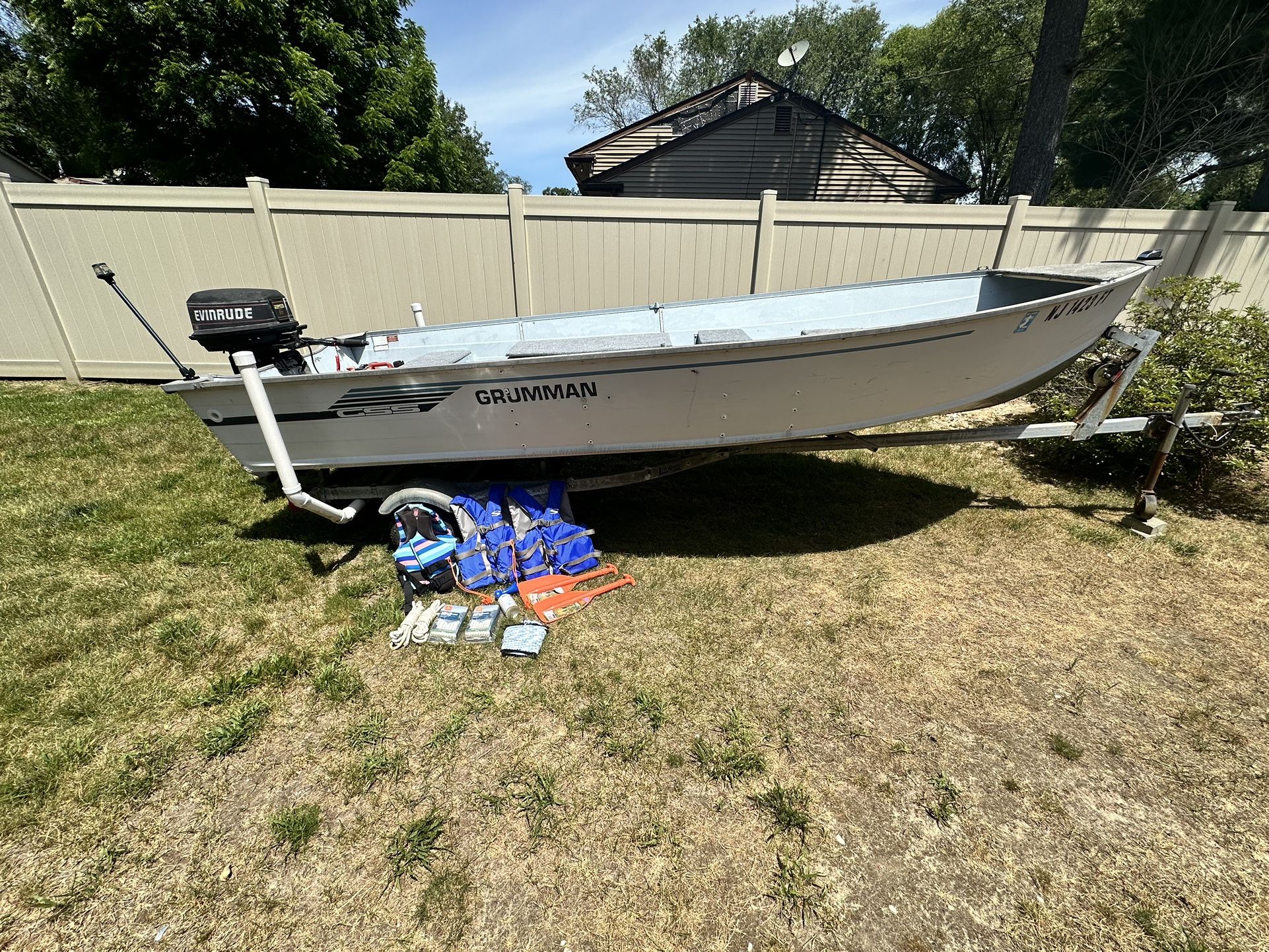 1990 Grumman 16’ Aluminum Fishing Boat