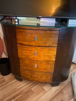 DRESSER 4 DRAWERS