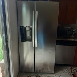 LG Refrigerator 