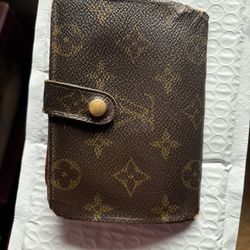 Louis Vuitton Monogram Bifold Wallet 