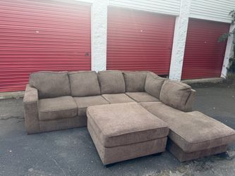 Like new Ashley sectional with ottoman (free delivery)