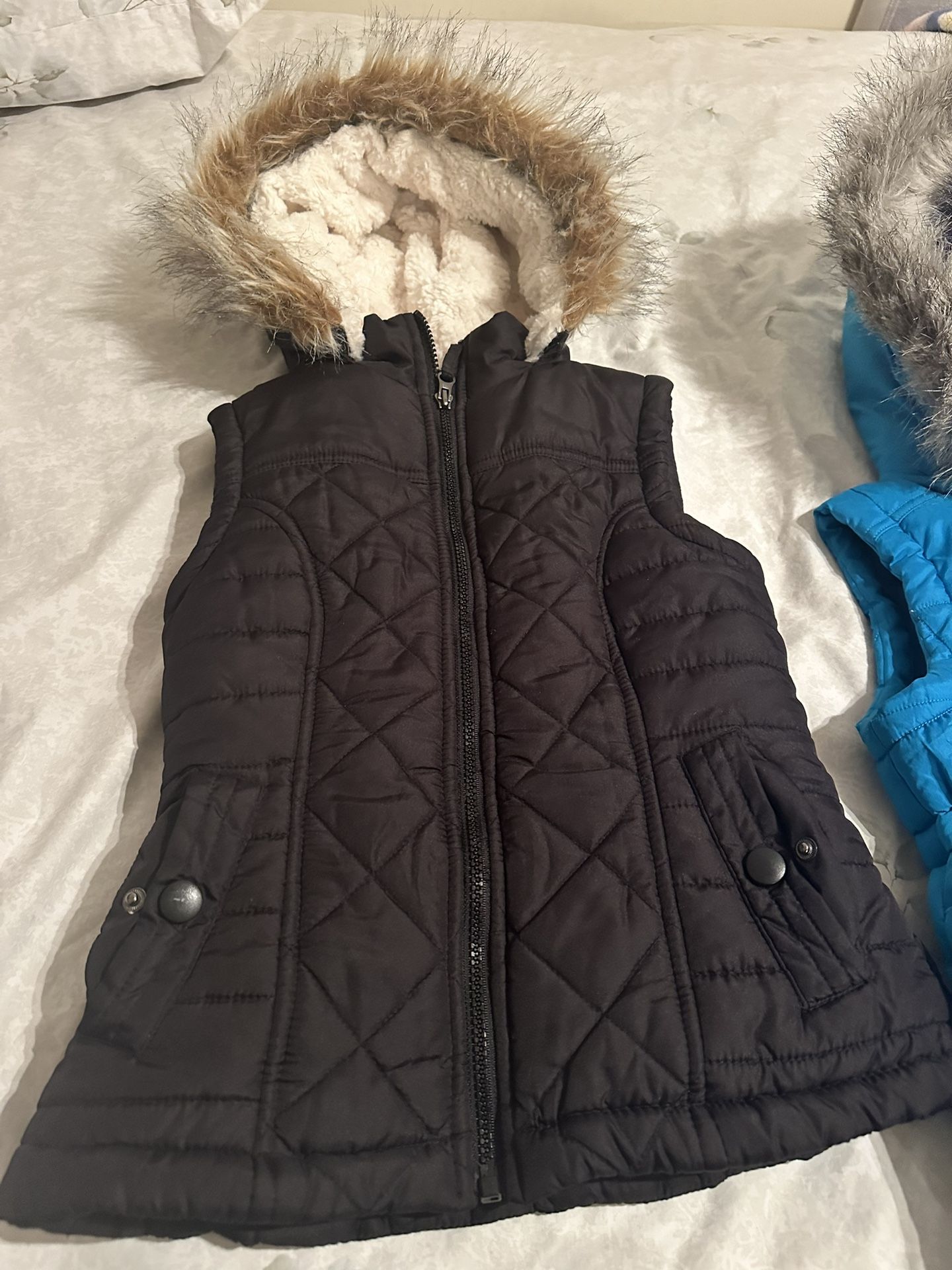 Girl’s Puffer Vest Size 7-8