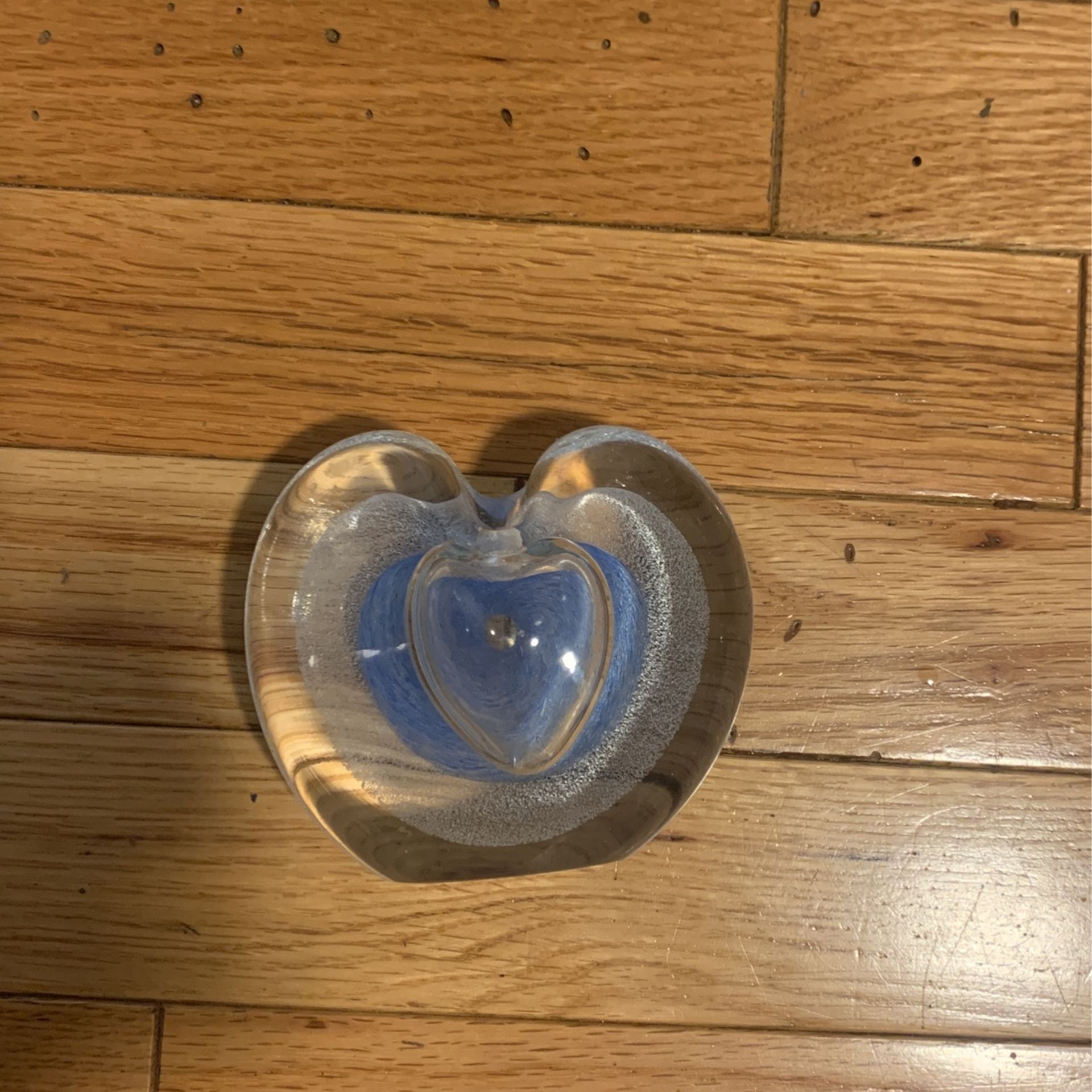heart shape in middle glass piece