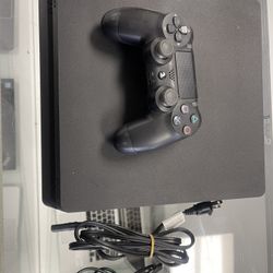 PlayStation 4 W/ Controller
