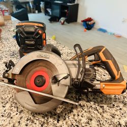Ridgid Saw Magnesio And Radio 18V 
