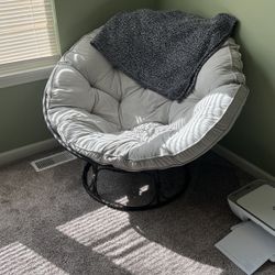 Very Comfortable Round Reading Chair $50