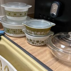 Pyrex Casseroles 
