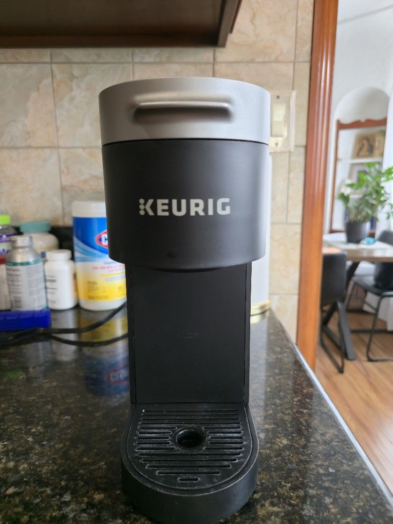 Keurig Slim - Coffee Maker