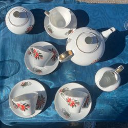 Vintage Xmas Tea Set For 4 