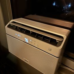 Used Midea Window Air Conditioner 8,000 btu - 350 sqf 