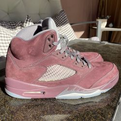 Jordan 5 Retro Burgundy 
