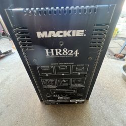 Mackie HR824