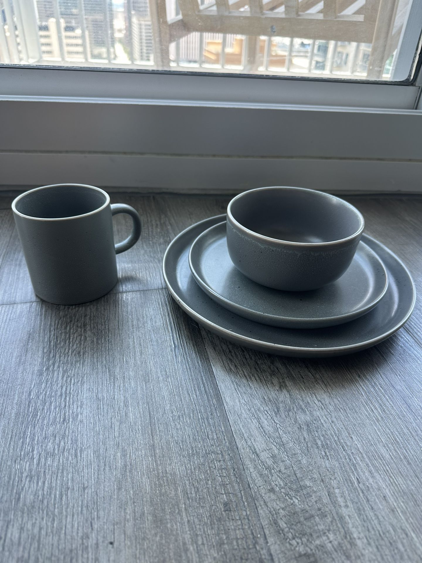 Dinnerware Set