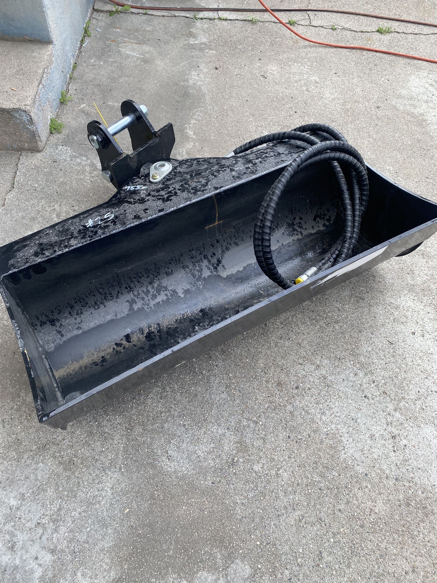 32” Articulating Bucket For Mini Excavator