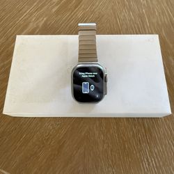 Apple Watch Ultra GPS + Cellular 49 mm Titanium