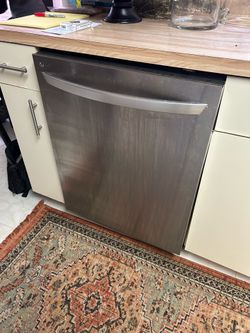 Quiet energy Efficient dishwasher stainless steel