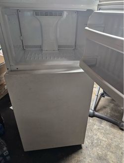 🧊 Hotpoint Refrigerator - Cold & Clean / Works Great! ⚡️