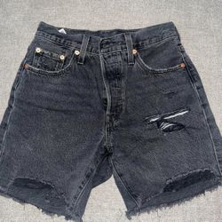 Black Levi’s 501 Size 25