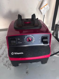 Vitamix 5200 Blender Base Red. Excellent Working Condition