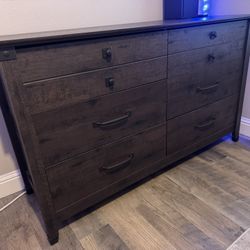 6 Drawer Dresser