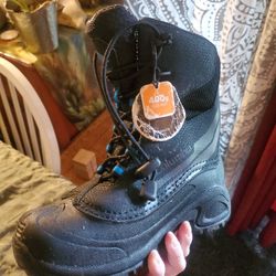 Kids Columbia Snow Boot Size 2