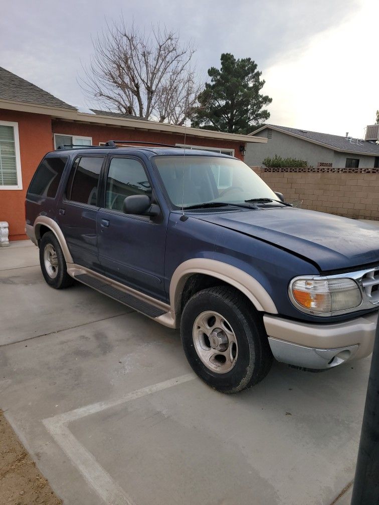 1999 Ford Explorer
